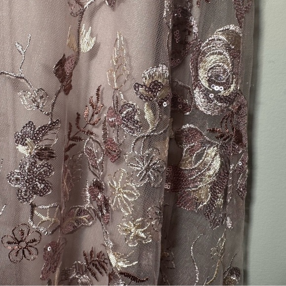 Mac Duggal Embellished V Neck Illusion Long Sleeve A Line Gown Size 10 - Picture 7 of 16